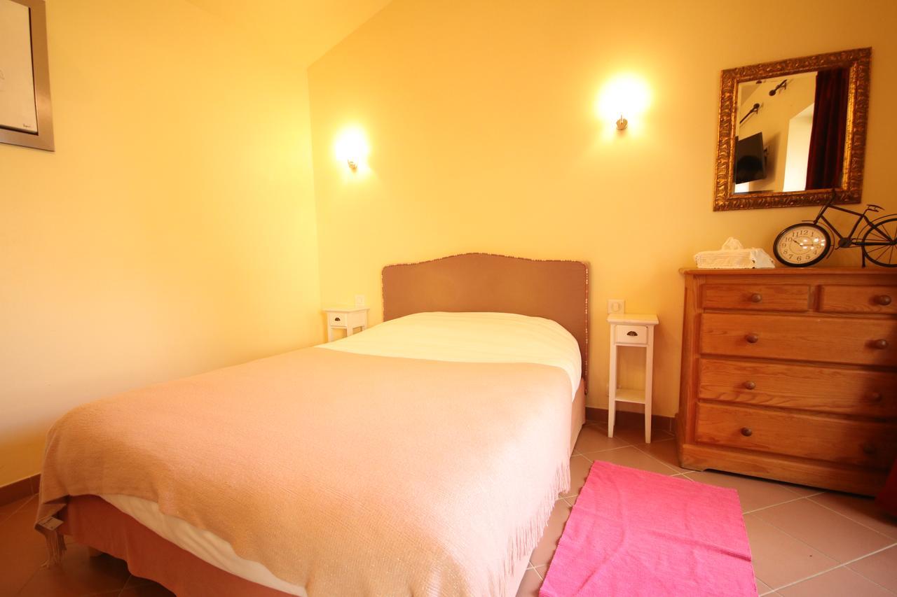Chambres D'Hotes Les Delices De La Roche Louresse-Rochemenier Esterno foto