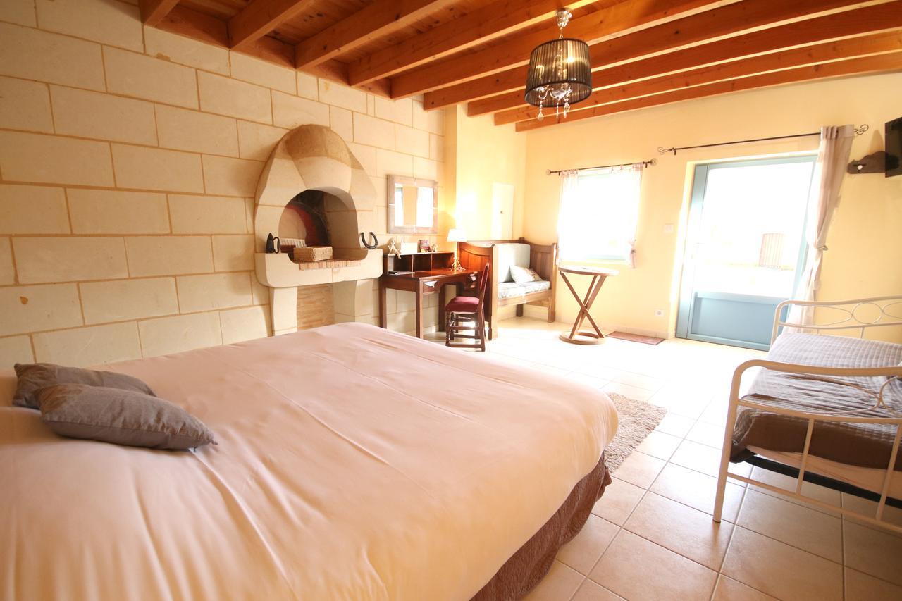 Chambres D'Hotes Les Delices De La Roche Louresse-Rochemenier Esterno foto