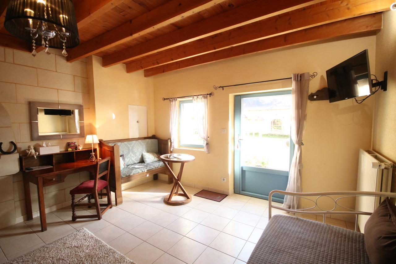 Chambres D'Hotes Les Delices De La Roche Louresse-Rochemenier Esterno foto