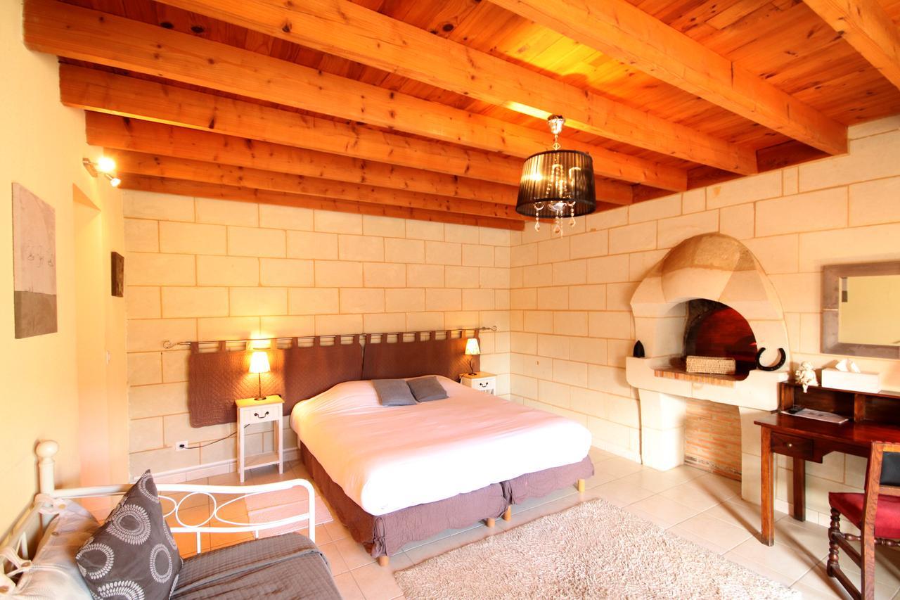 Chambres D'Hotes Les Delices De La Roche Louresse-Rochemenier Esterno foto